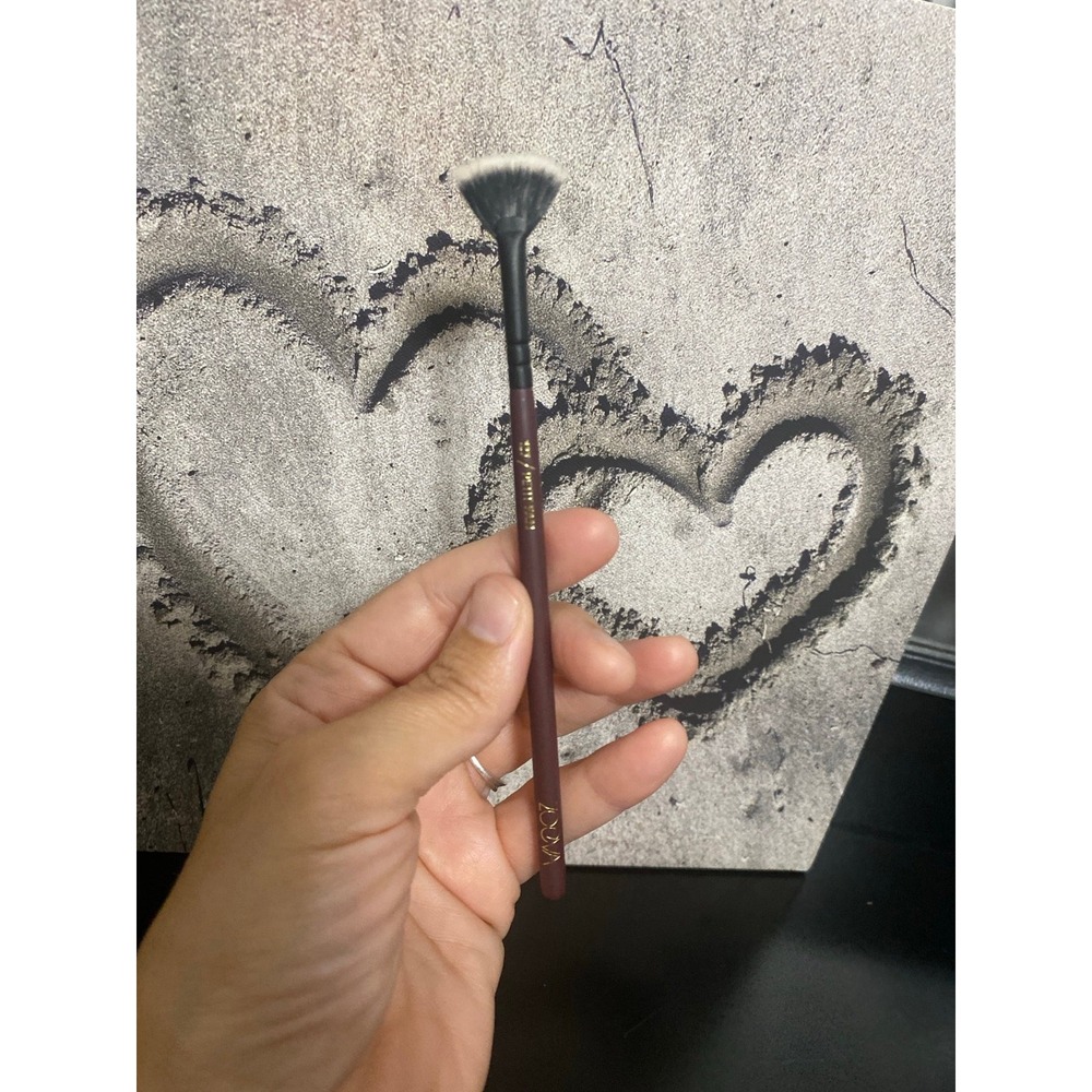 Zoeva #137 Petit Fan Brush opulence collection rare!